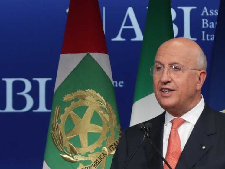 Patuelli (Abi): «Ora le premesse per la riscossa»