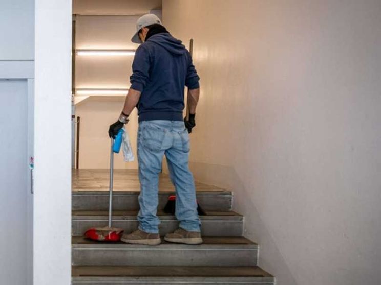Colf e badanti possono lavorare. Ed è corsa ai contratti regolari