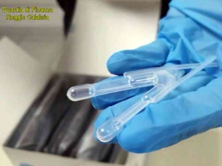Calabria, sequestrati 900 kit per diagnosi Covid-19 non autorizzati