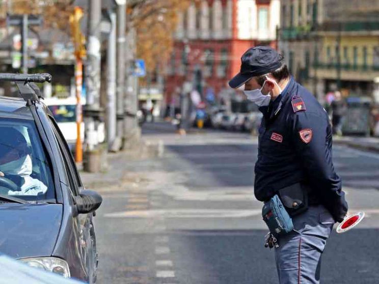 "Io, magistrato, fermato ai controlli mentre andavo in chiesa... "