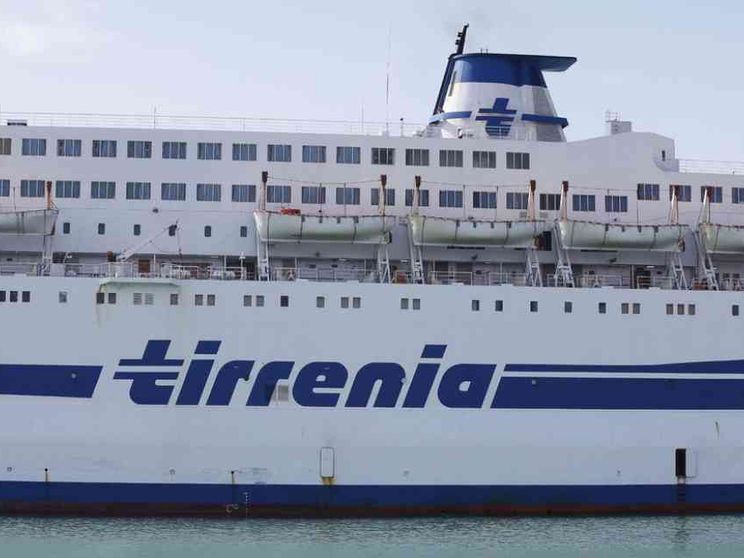 Sequestro Cin, ferme le navi Tirrenia per le isole
