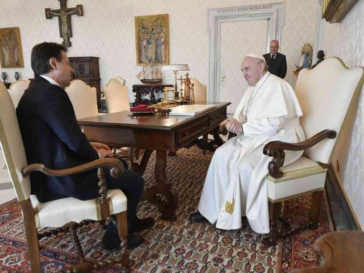 Papa Francesco riceve in udienza il premier Giuseppe Conte