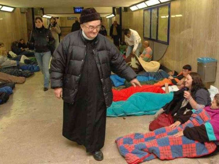 Pregare ai tempi dell'epidemia con il messalino (gratuito) di don Benzi