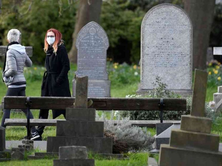 Il virus, il dolore e il silenzio di Dio. Quando la preghiera diventa grido