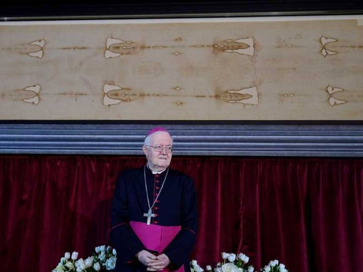 Sabato Santo davanti alla Sindone