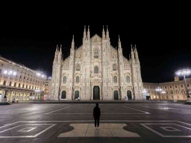 La vita sospesa (e segreta) di una Milano mai vista così