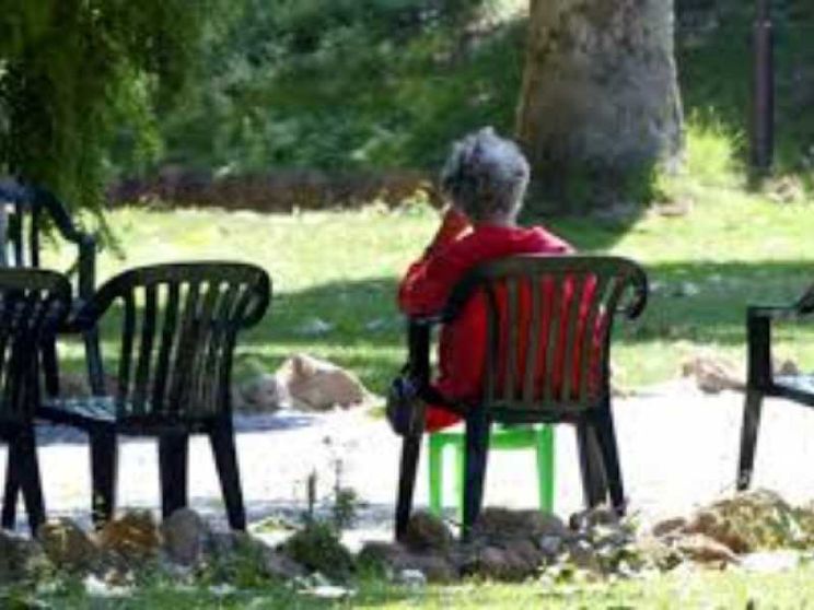La Santa Sede: gli anziani più colpiti dal virus anche perché soli