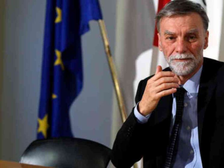 Pd: «Supertassa solidale sopra gli 80mila euro», il governo si spacca