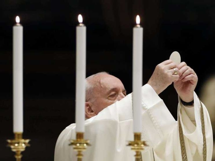 Il Papa: la Veglia Pasquale ci dona il diritto alla speranza e al coraggio