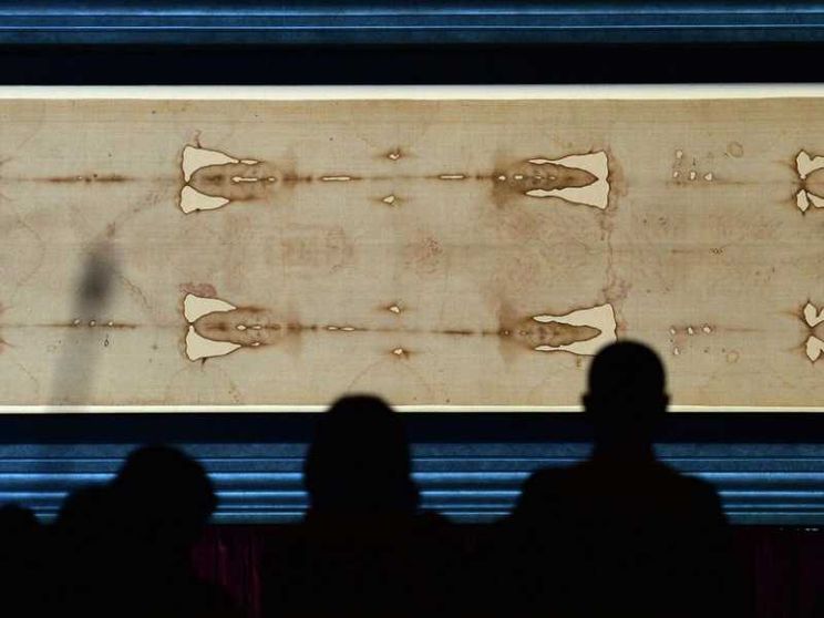 L'ostensione della Sindone per un mondo minacciato