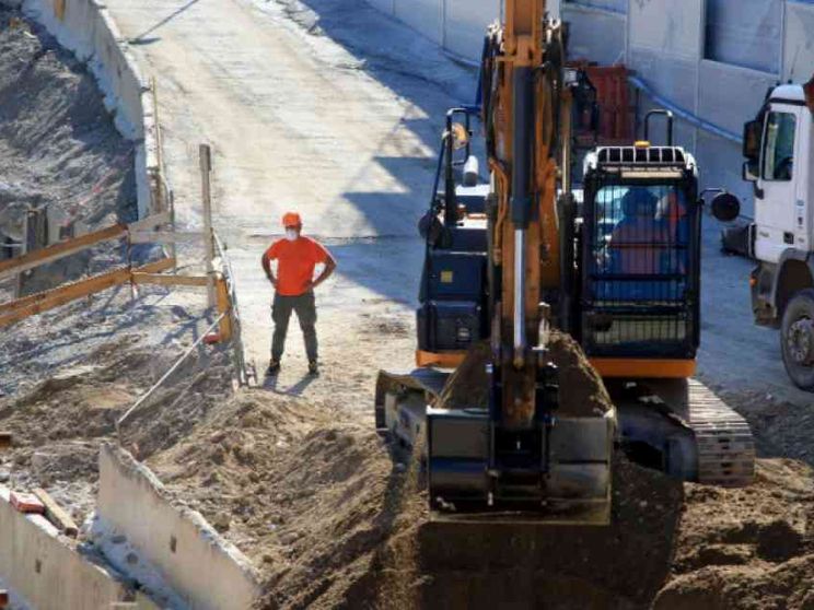 Un mese senza soldi: niente pagamenti, slitta tutto a maggio