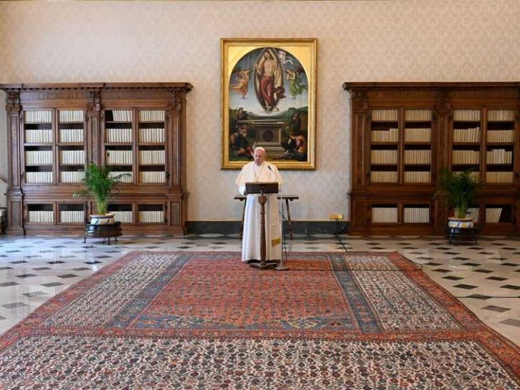 Il Papa: Il Signore ci dia il coraggio che hanno le donne