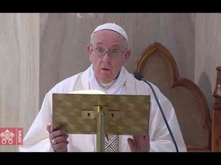 Il Papa prega per gli anziani che hanno paura