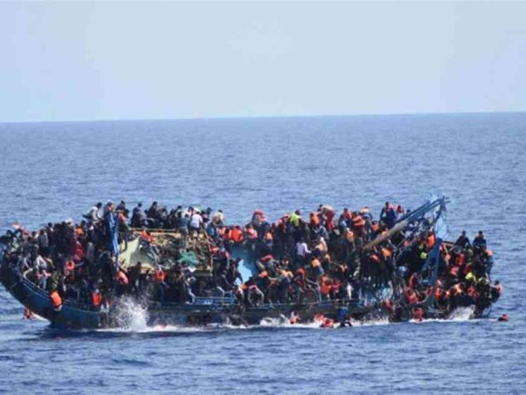 Trovato barcone disperso: 12 i morti, 47 superstiti. Giallo sul soccorso