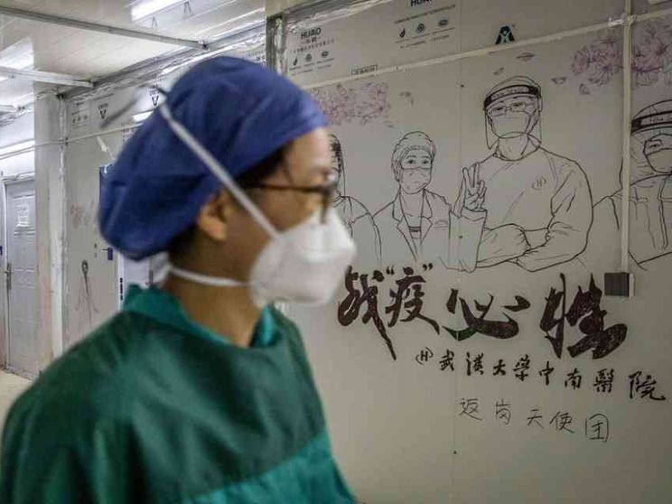 A Wuhan i morti sono il 50% in più. Pechino: mai insabbiato