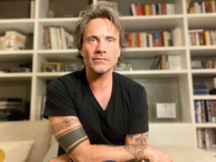 Nek: «Una preghiera che nasce dal buio»