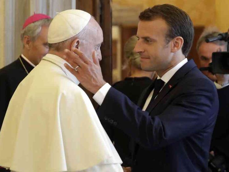 Il Papa e Macron: annullare il debito dei Paesi più poveri