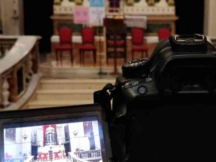 Messe con popolo ancora sospese, il disaccordo dei vescovi