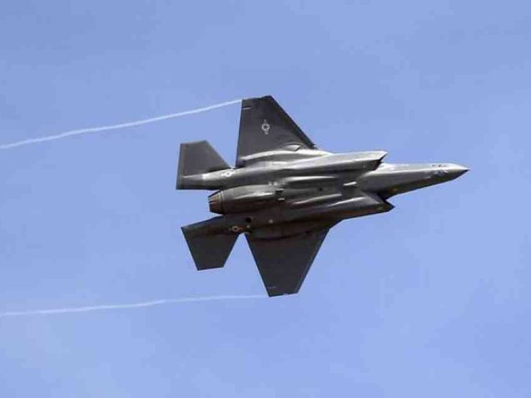 Nel 2019 nel mondo 1.917 mld di dollari per armi. Le ong: il 10% alla Sanità