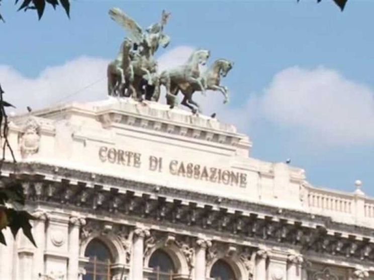Maternità surrogata: sui "due papà" la parola alla Corte Costituzionale