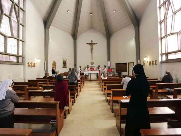 Messe, sì già da maggio: dall'11 all'aperto e dal 25 nelle chiese