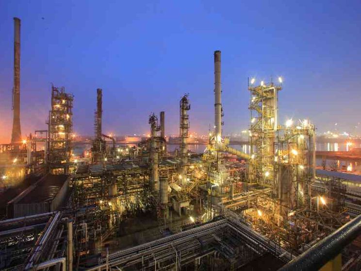 Raffinerie e benzinai: l'Italia che soffre la crisi del petrolio