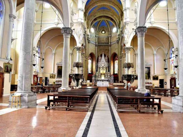 Tornano i funerali. Con cautela (e senza termoscanner)