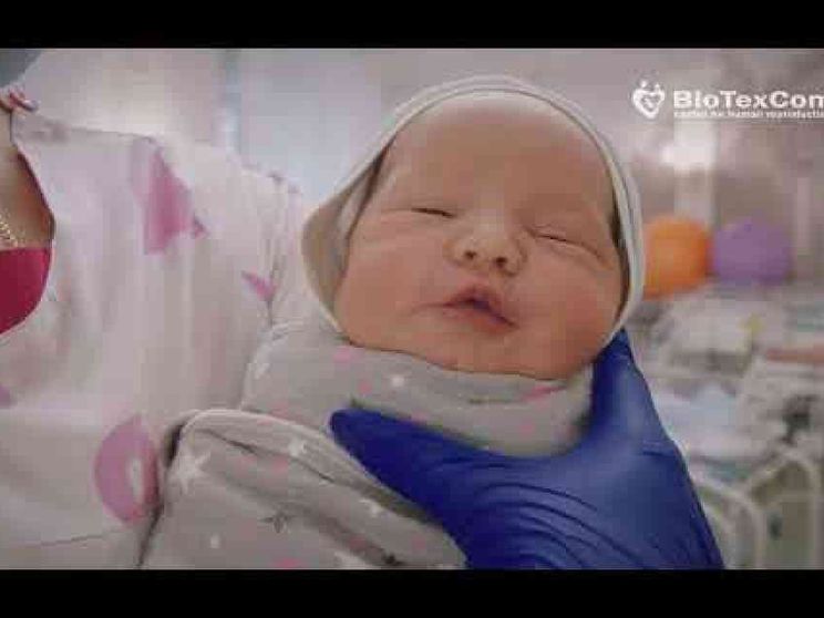 Video-choc dall'Ucraina: i figli dell'utero in affitto parcheggiati in hotel