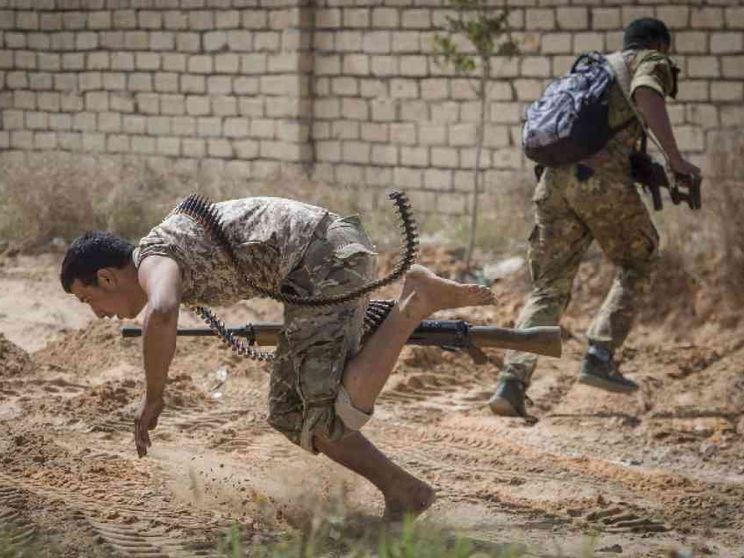 Libia, bombe e barconi. Doppio ricatto all'Italia. Con l'appoggio di Malta