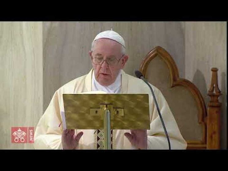 Il Papa: nelle famiglie cresca l'amore