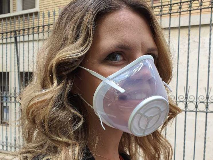 La mascherina trasparente in materiale riciclabile