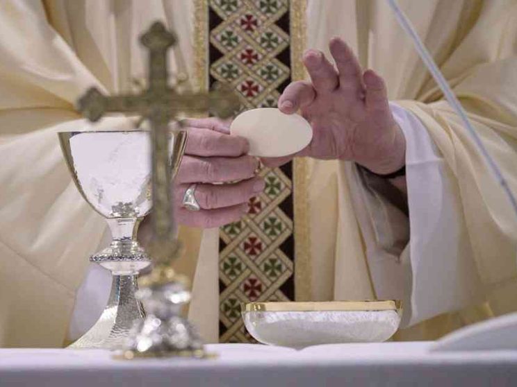 Le Messe del Papa e dei vescovi in diretta tv e social domenica 17 maggio