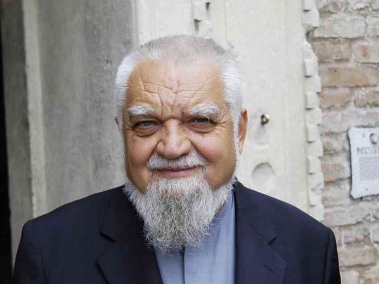 Enzo Bianchi deve lasciare la comunità di Bose