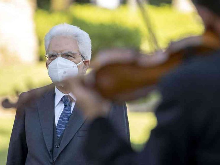 Mattarella per il 2 giugno: fiero dell'Italia nel Covid, serve unità morale