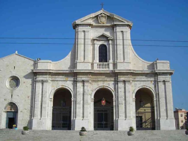La Sardegna si affida alla Madonna di Bonaria
