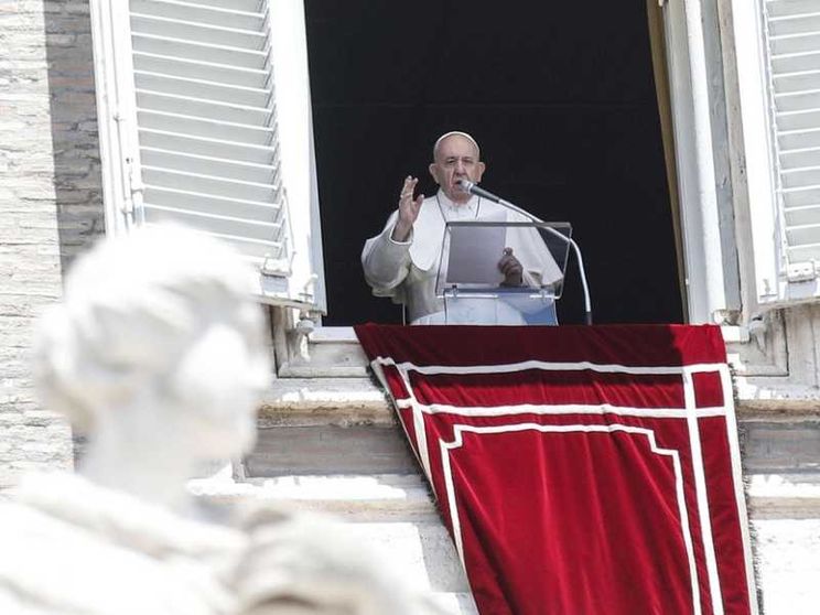 Il Papa: vicino ai Paesi che soffrono l'epidemia di Coronavirus