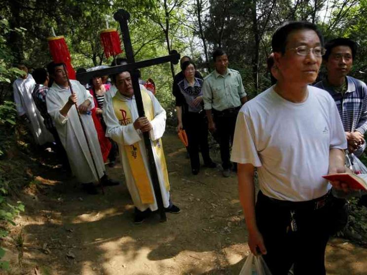 Chiesa-Cina, popolo al centro della «strategia del dialogo»