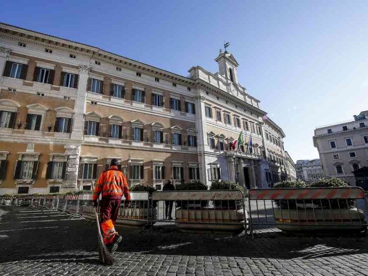 Omofobia, 5 proposte di legge vaghe. Timori per la libertà di pensiero