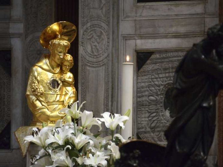 Sant'Antonio, 800 anni da frate. E le reliquie sorvolano Vo'
