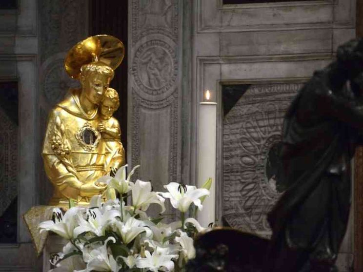 Sant'Antonio, 800 anni da frate. E le reliquie sorvolano Vo'