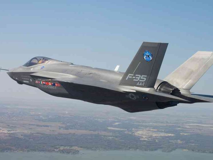 L'Italia fermi per tutto il 2021 l'acquisto di nuovi armamenti