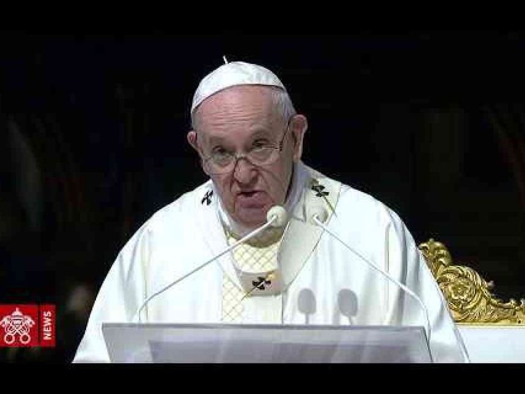 Il Papa: prendiamoci cura di chi ha fame di cibo e dignità