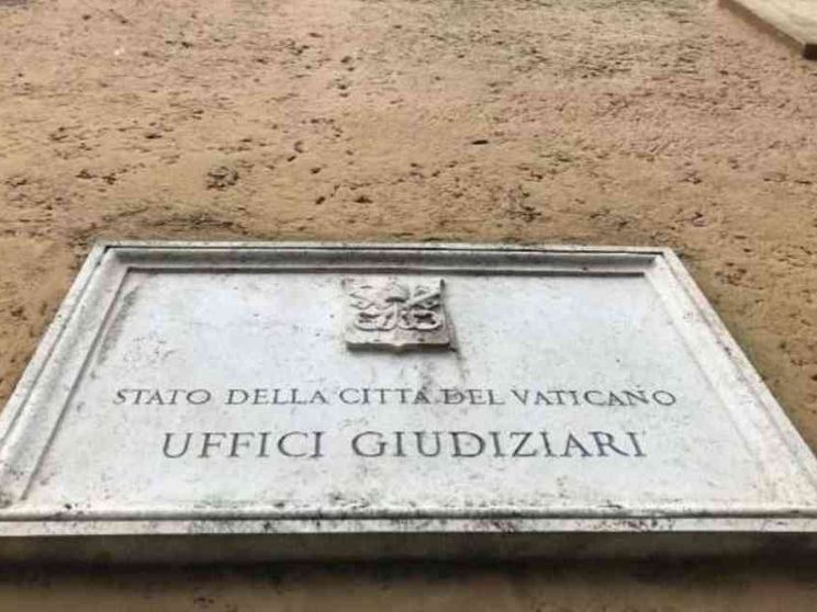 Inchiesta sul palazzo di Londra, Torzi lascia il carcere