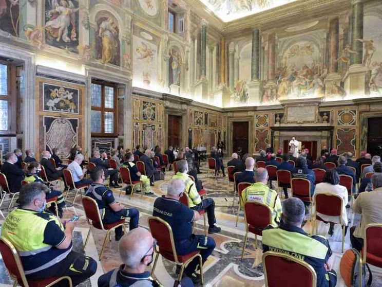 Il Papa ai sanitari lombardi: siete una colonna portante dell'Italia