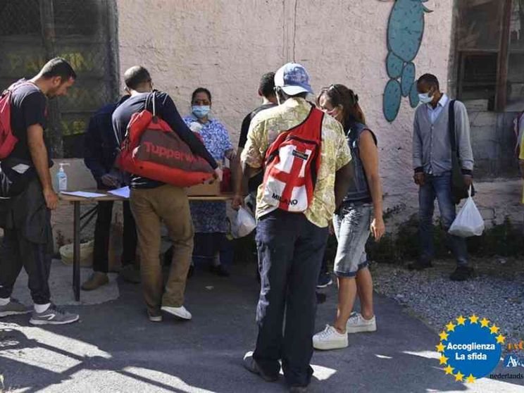 I migranti alla porta di Ventimiglia. Dove la solidarietà è di frontiera