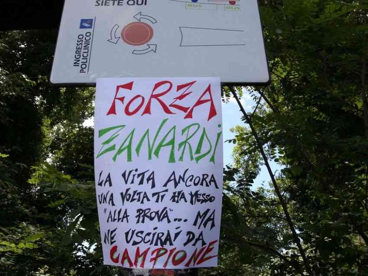 Quarta notte in ospedale per Zanardi. Risveglio rinviato alla settimana prossima