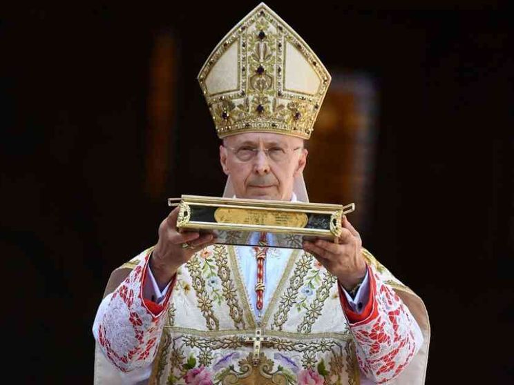 Il saluto di Bagnasco a Genova: conta essere utili, non importanti