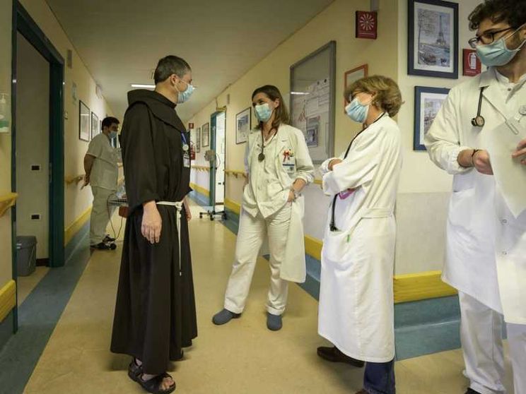 Cappellani & medici, cos'ha insegnato l'emergenza-Covid