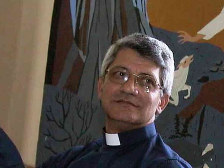 A Castelvetrano l'ultimo addio a don Meli, il «prete dei bambini»