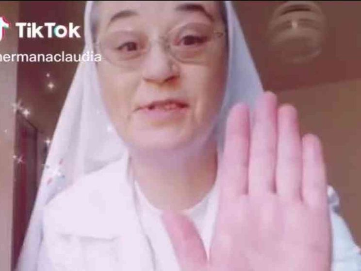 «Da suora su Tik Tok, 60 secondi per annunciare la gioia del Vangelo»